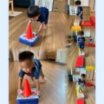 1歳児…水遊び、室内運動、ジャングルジム、スプーン遊び、制作、